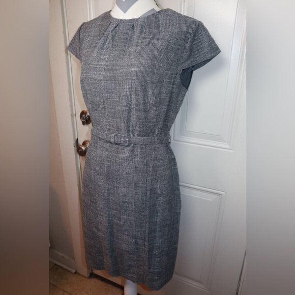 H&M Dress with Belt SIZE MEDIUM - Picture 2 of 3